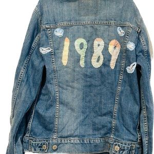 Levi’s eras outfit embroidered patched boho jean jacket cottage y2k